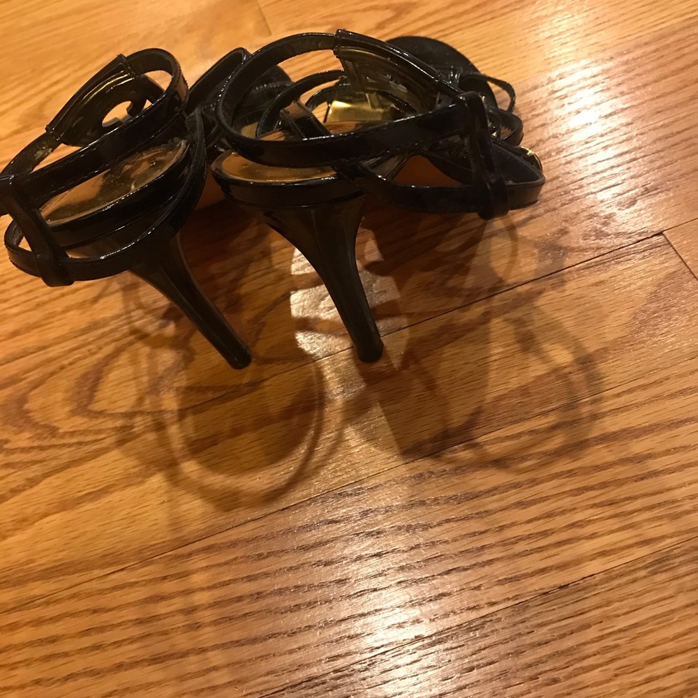 Heels - Picture 3 of 4